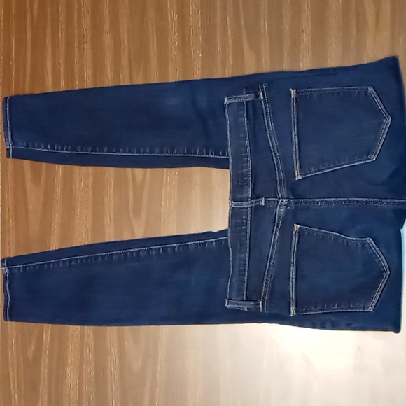 Gap, True Skinny, Super High Rise Size 28L Jeans - Picture 2 of 3